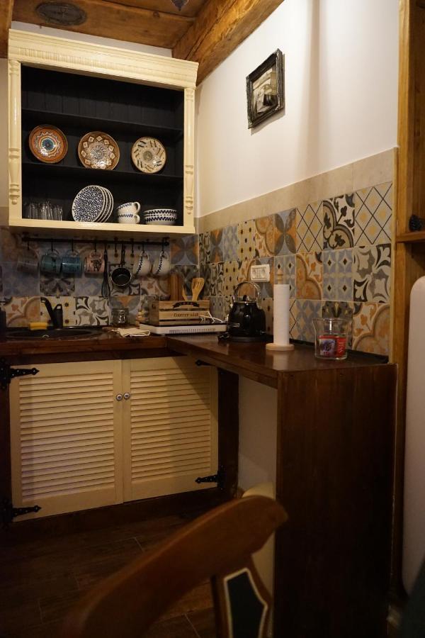 Crown Of Karolina Apartment Brasov Luaran gambar