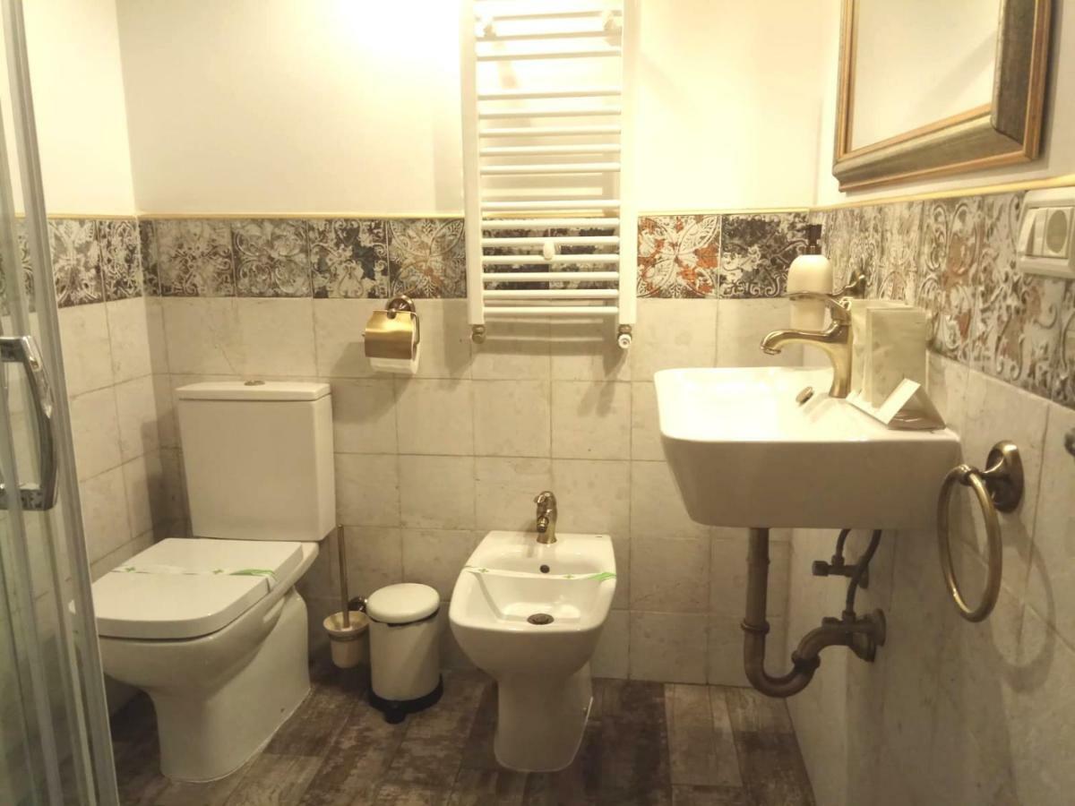 Crown Of Karolina Apartment Brasov Luaran gambar