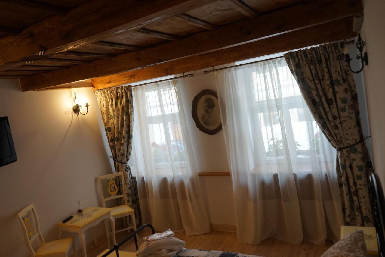 Crown Of Karolina Apartment Brasov Luaran gambar