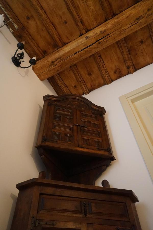 Crown Of Karolina Apartment Brasov Luaran gambar