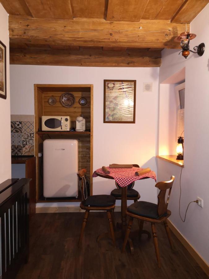 Crown Of Karolina Apartment Brasov Luaran gambar