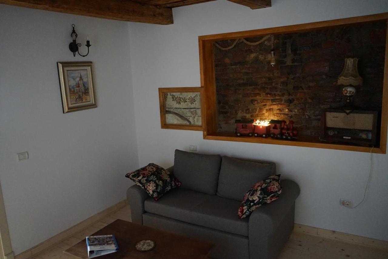 Crown Of Karolina Apartment Brasov Luaran gambar